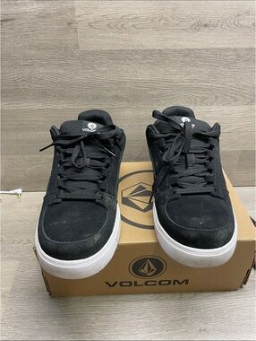 Volcom Men’s Black Skate Sneakers with White Soles #870